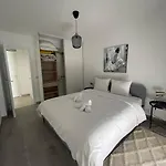 Apartment By L'oliveraie *